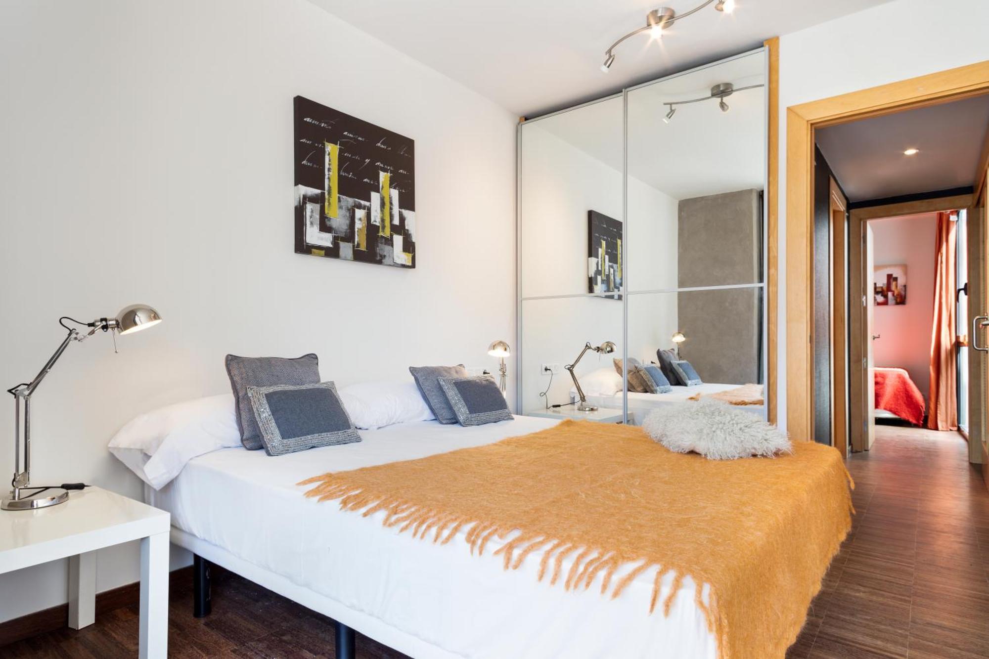Apartment Barcelona Rentals - Sarria Apartments Near Center Номер фото