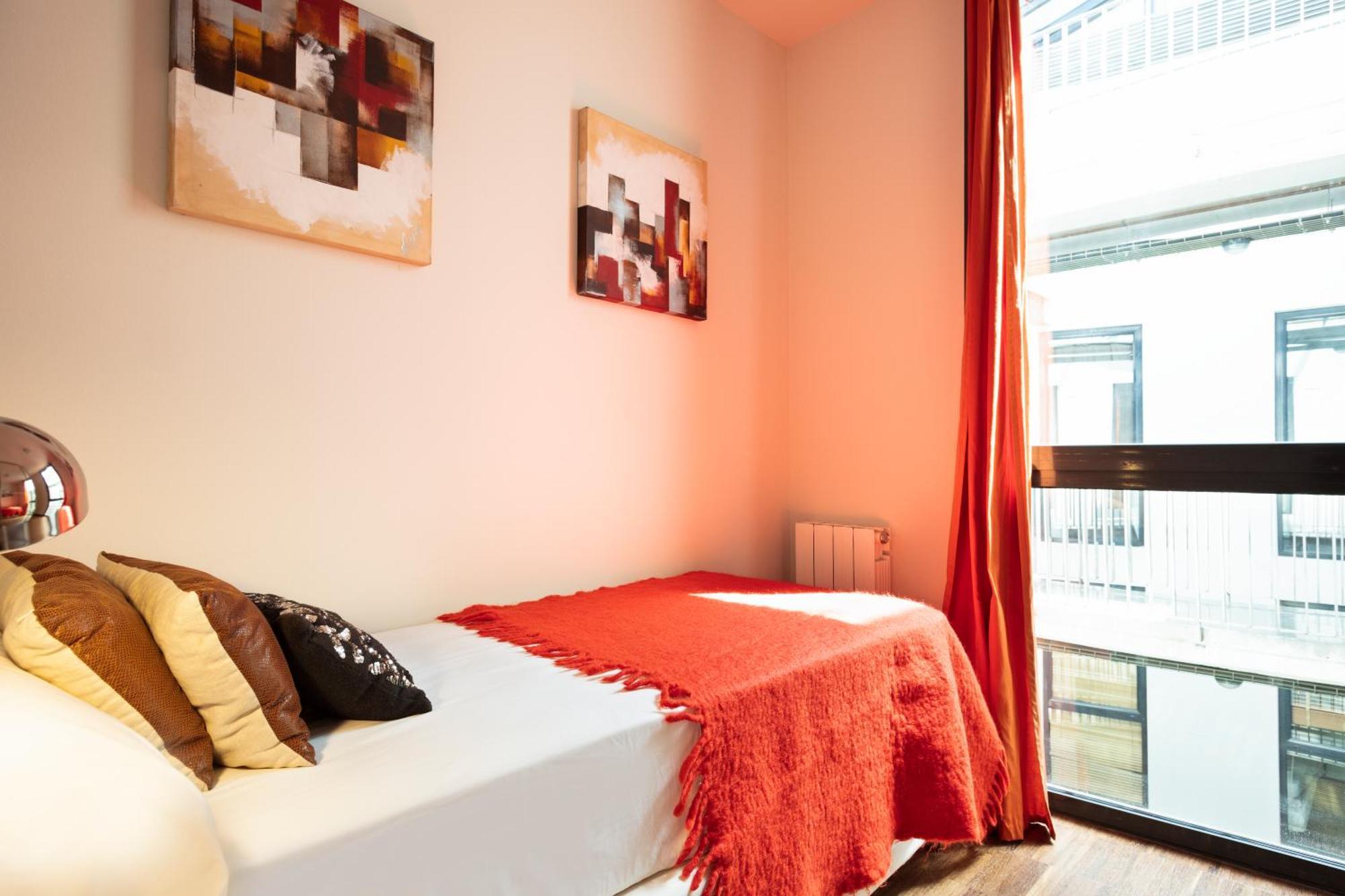Apartment Barcelona Rentals - Sarria Apartments Near Center Номер фото