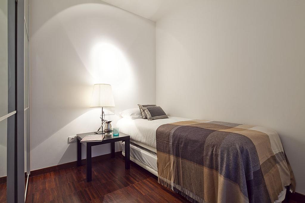 Apartment Barcelona Rentals - Sarria Apartments Near Center Экстерьер фото