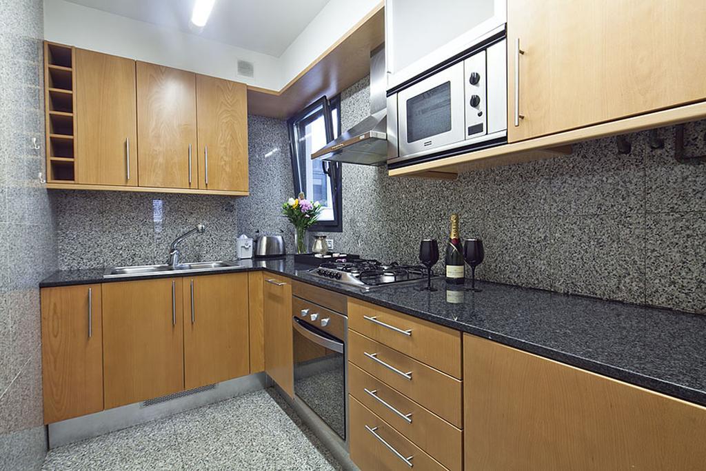 Apartment Barcelona Rentals - Sarria Apartments Near Center Экстерьер фото
